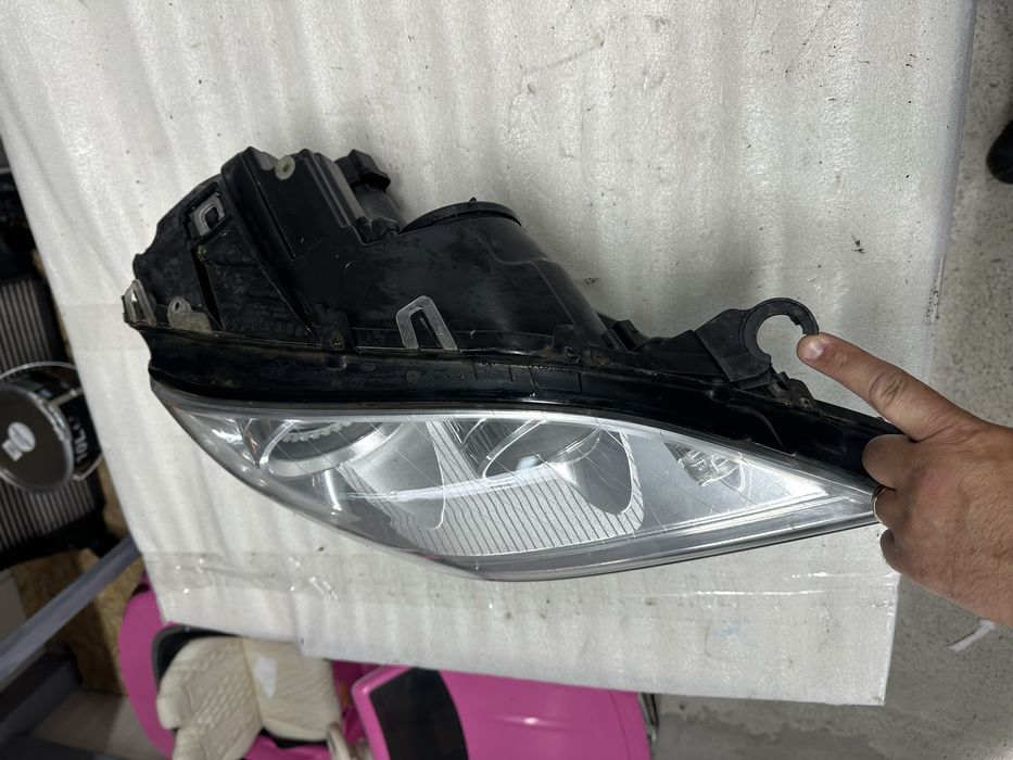 Far dreapta bi xenon mercedes ml w 164.