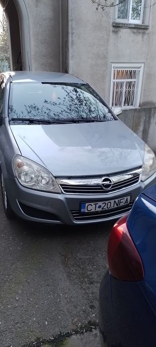 Vand Opel Astra Sedan benzina 1.6 (16 valve) 115 cai