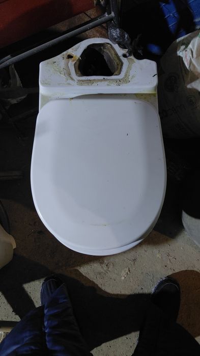 Продам унитаз SANITA LUXE