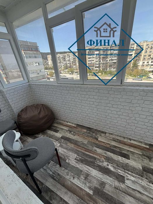 Тристаен апартамент в кв. Боян Българанов