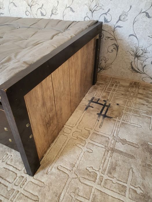 1 кишилик кровать срочно сотилади