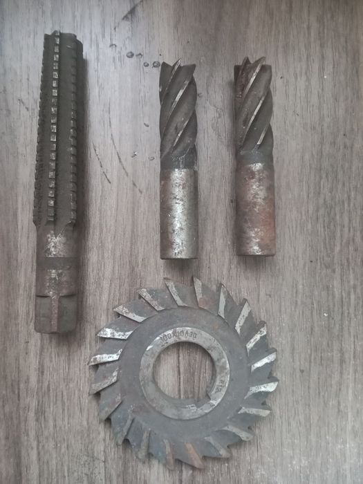 Фрезы , развертка .