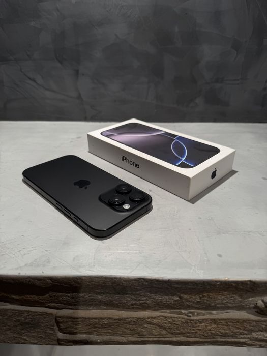 КАТО ЧИСТО НОВ Iphone 16 Pro, 100% батерия