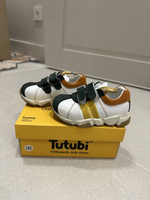 Продам кроссовки Tutubi
