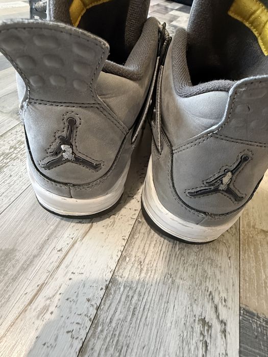 Jordan 4