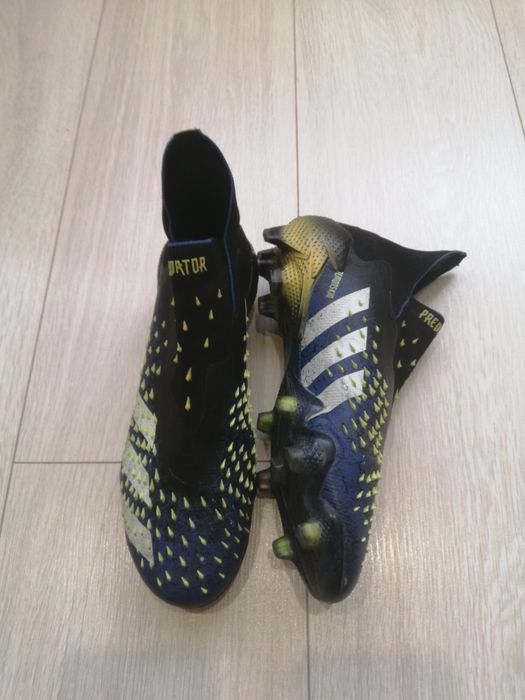 Футбольные бутсы Rredaror