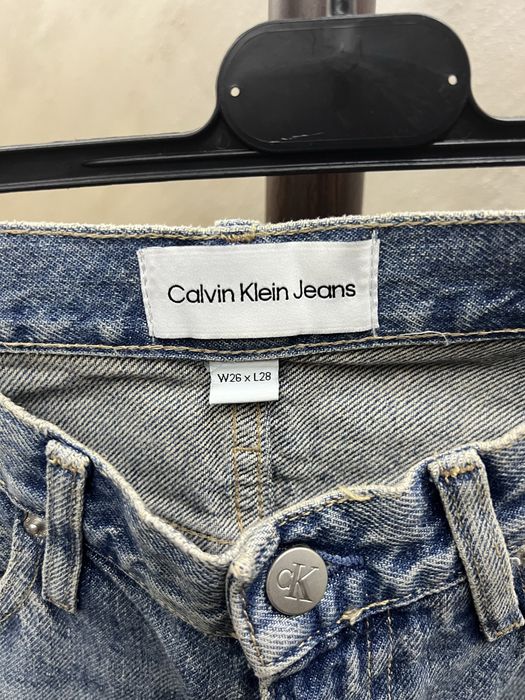 Дънки Calvin Klein, Pause Jeans
