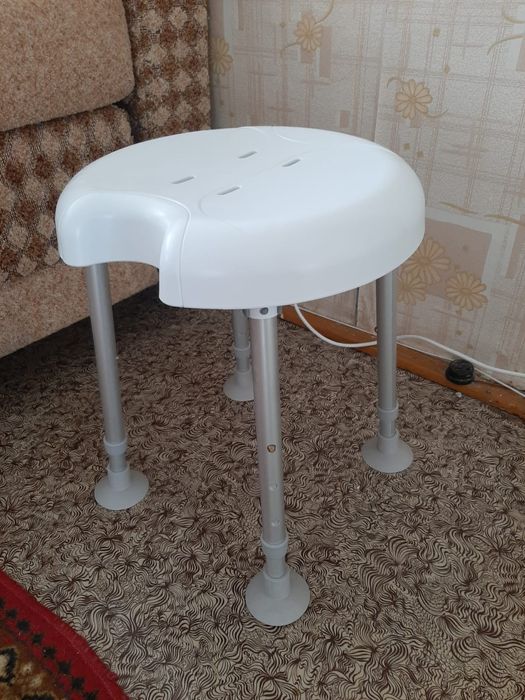 Стул для душевой