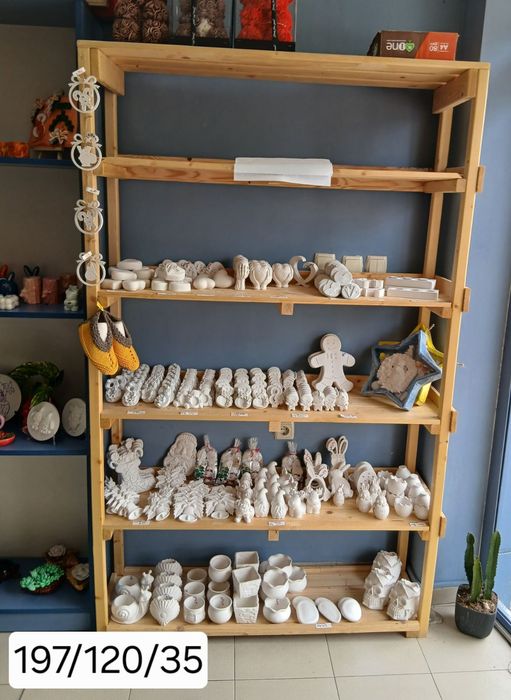 Стелажи/рафтове от дърво