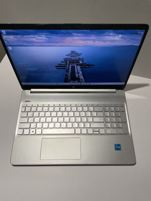 Laptop HP 15,6inch office 2024