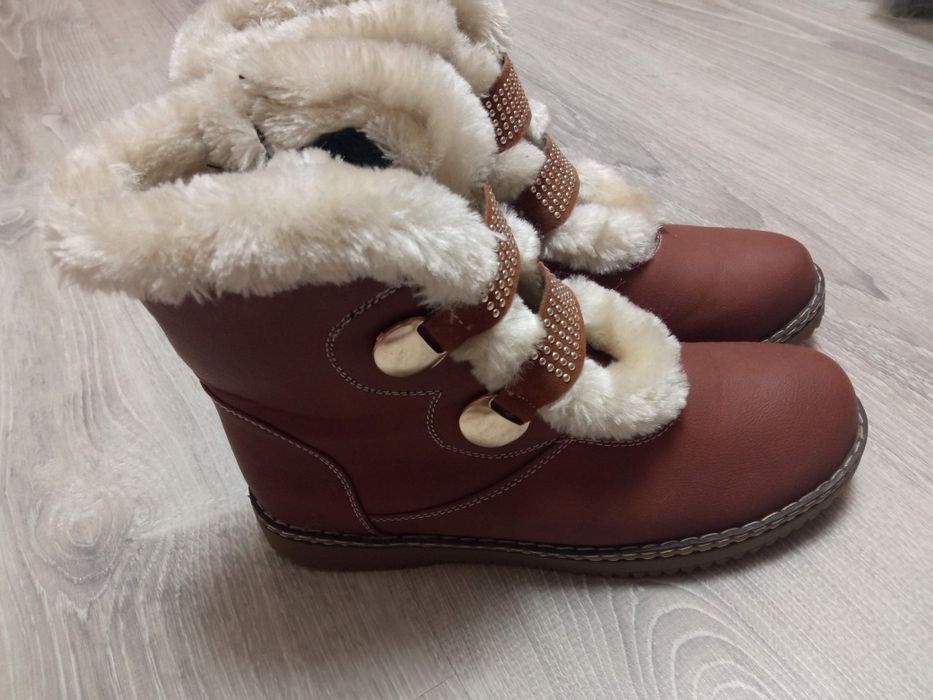 Продам женские ботинки зима36р