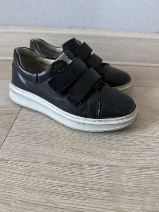 Продам обувь на девочку