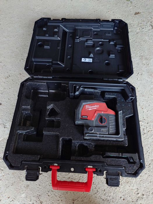 Лазерен нивелир Milwaukee