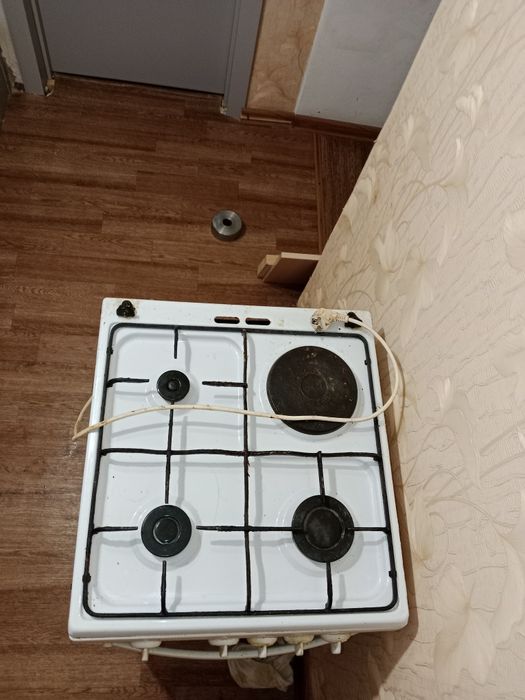 Продам газовую плиту