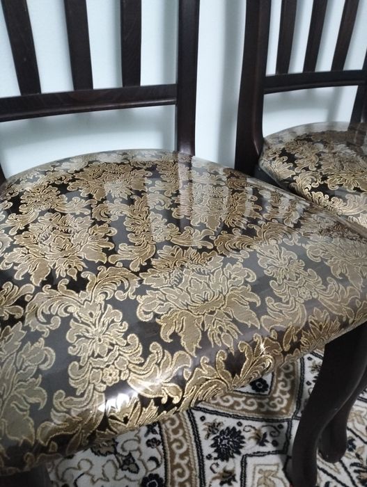 Продается мебель, столы и стулья