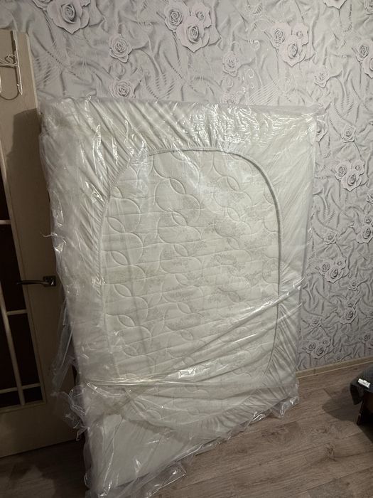 Продам матрас почти новый