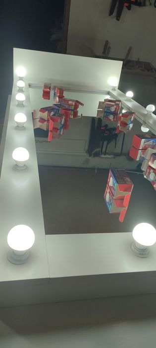 Лед зеркало грим