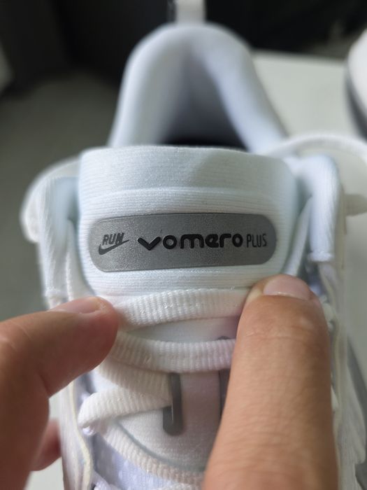 Nike Vomero Plus – Mărimea 42 | Noi, nepurtați