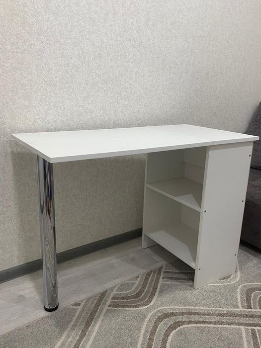 Продам маникюрный стол  новый