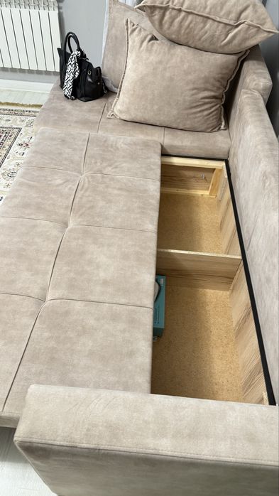 Продам диван почти новая