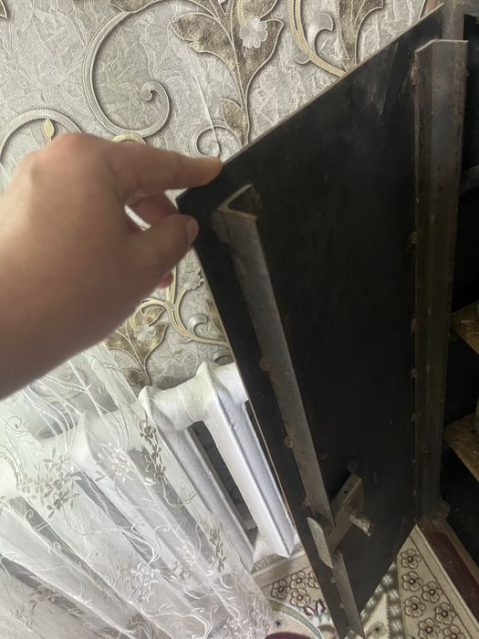 Сейф металлический