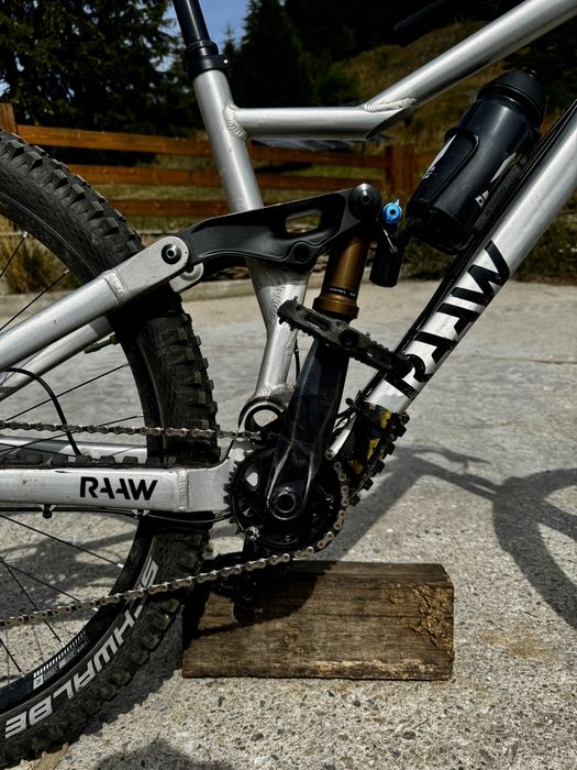 RAAW Madonna V1 M enduro