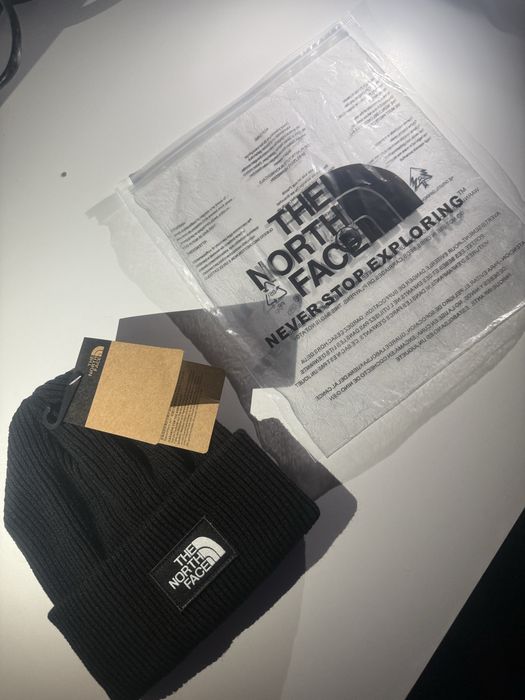 Черна North face шапка