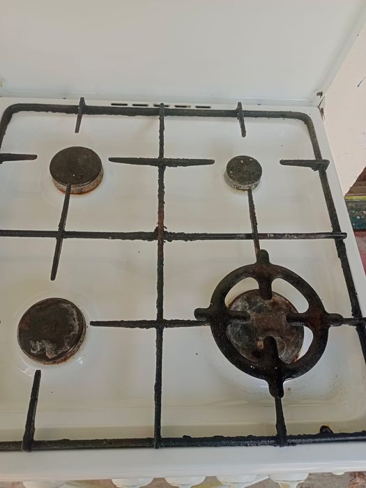 Продам газовую плиту