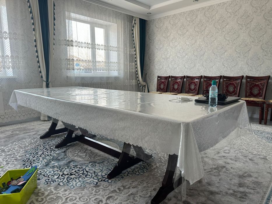 Продам стол со стульями 14 шт