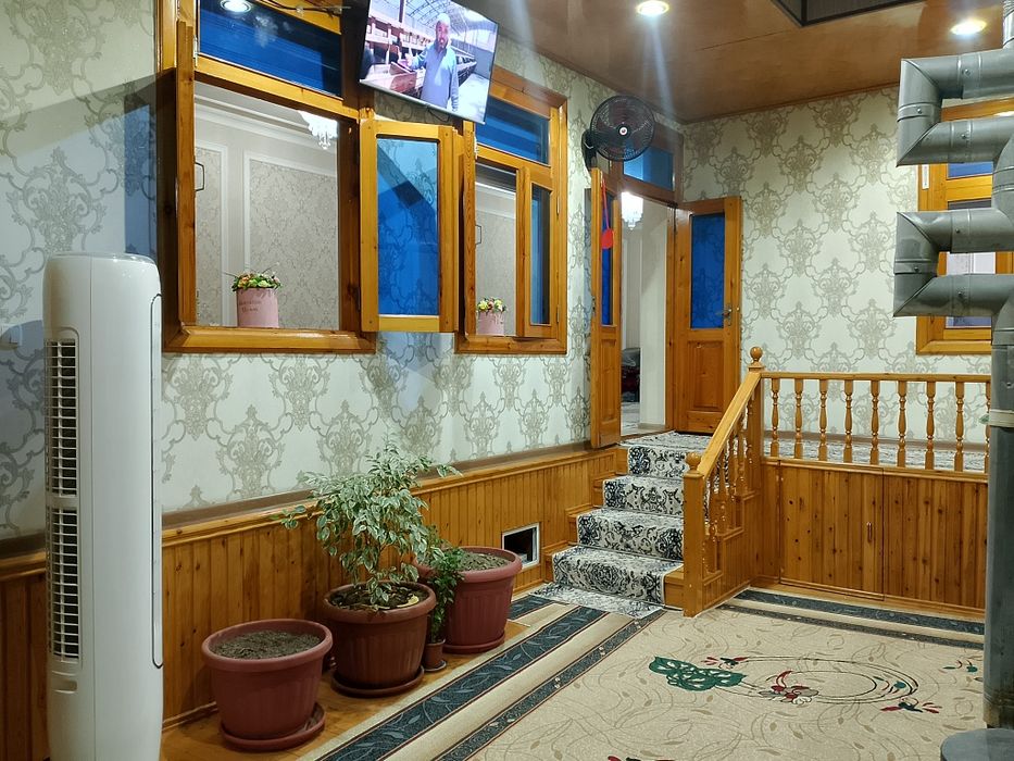 Hovli, 1.1 sotixli, Tayyor uy, sotiladi.