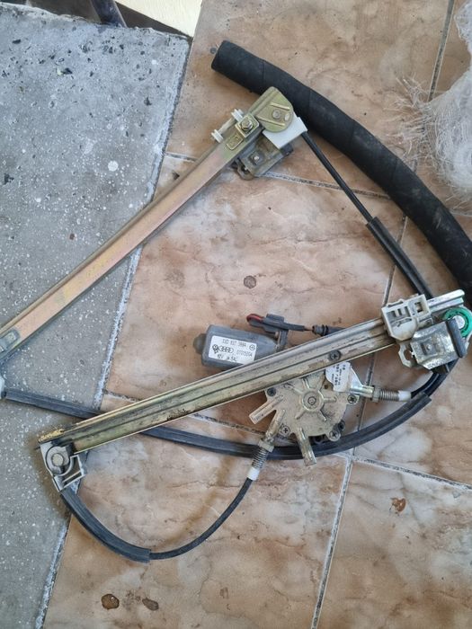 Продаю стеклоподьемник