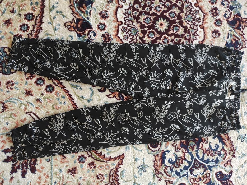 Женский брючной костюм