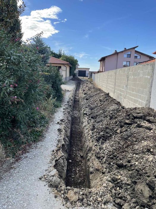 Събаряне на сгради,изкопи, валяк, услуги с багер, септични ями