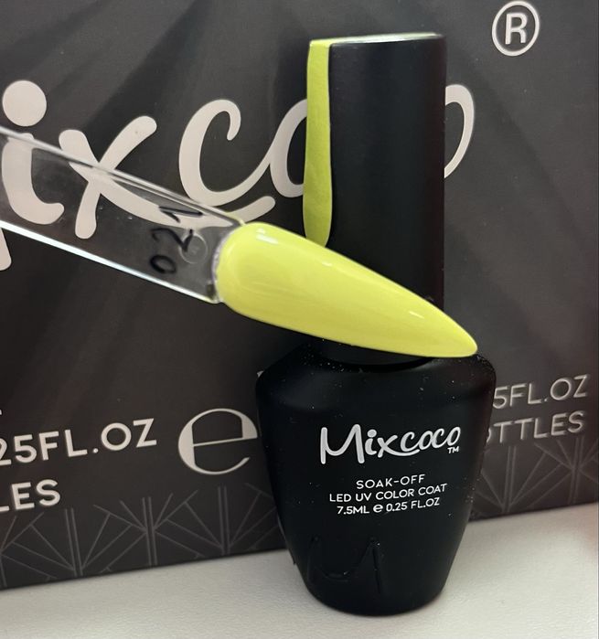 колекция от гел лакове MİXCOCO в отлично състояние.(над 60 нюанса)