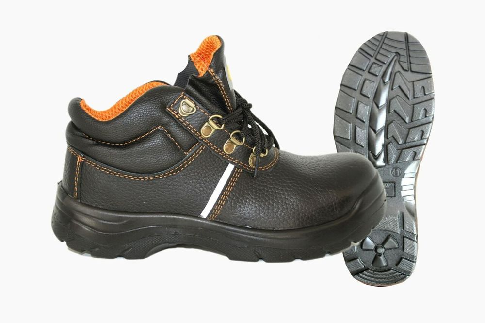 Рабочие ботинки  из натуральной кожи.