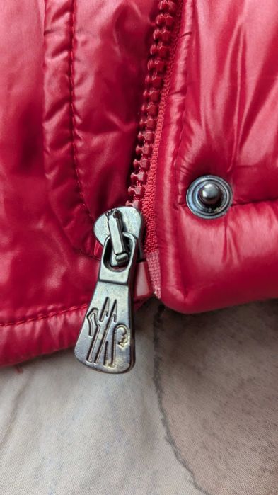 Елек MONCLER червен