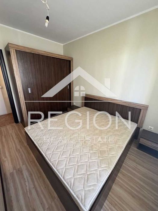 Тристаен полуобзаведен апартамент-Левски