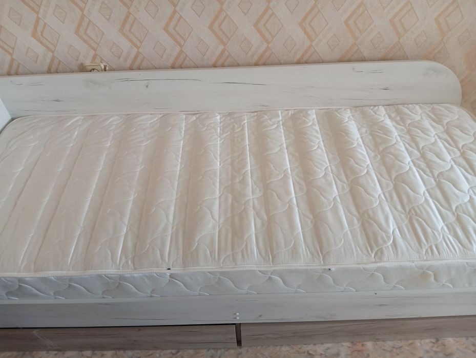 Кровать односпальная