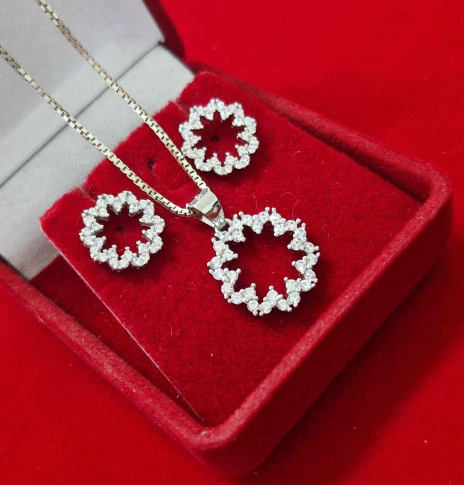 AG196,set argint 925,nou/marcat,3 piese zirconiu alb .ideal cadou