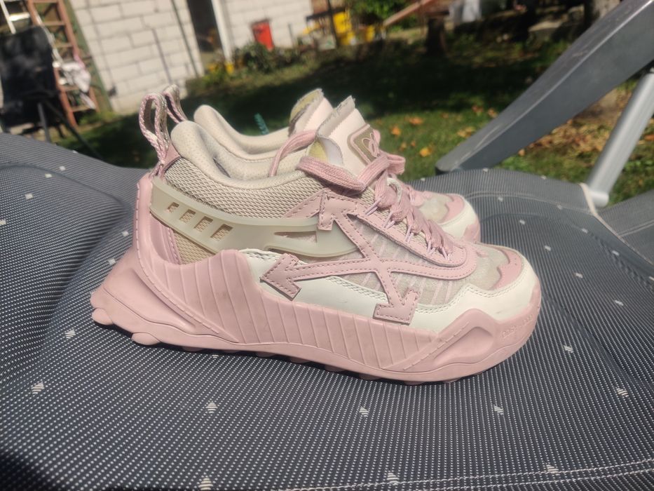 Se vinde Off-White Odsy Nr.40