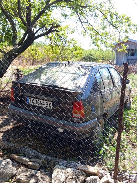 Продавам  Opel Kadett  цял за части 

1.6i, Хечбек, Употребяван, За части,