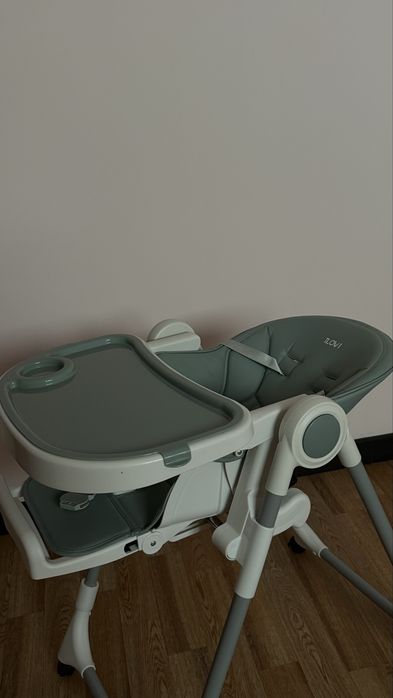 Продам стульчик для кормления ilovi