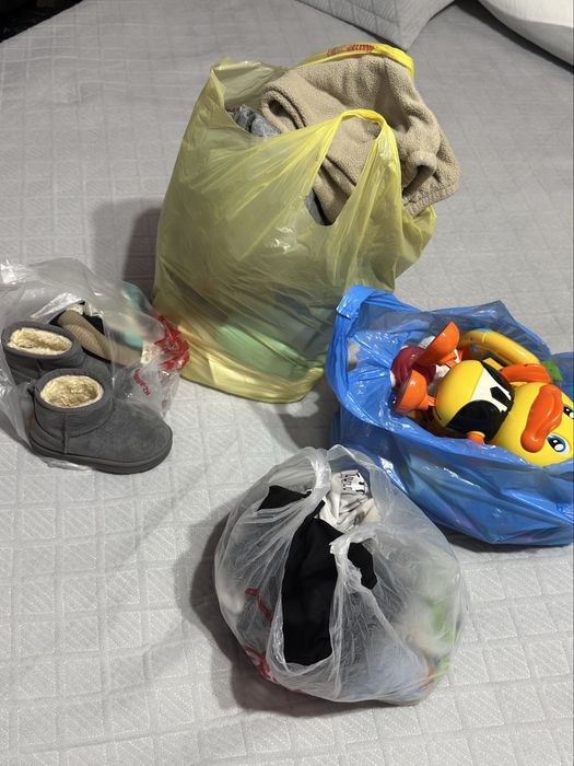 Продам детские вещи