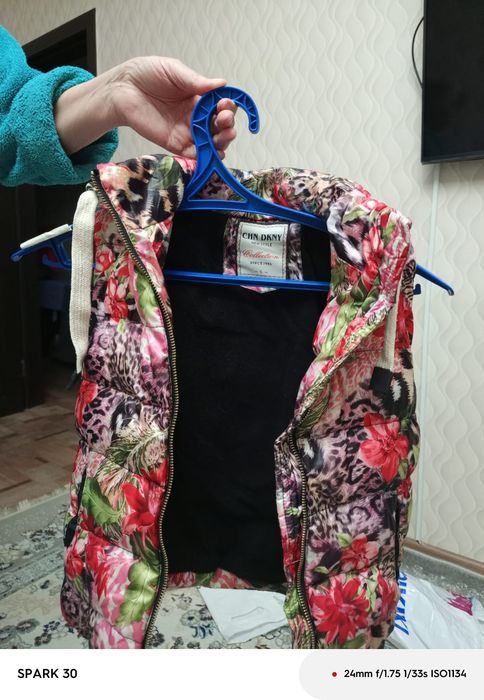 Продам две жилетки для некрупных девочек