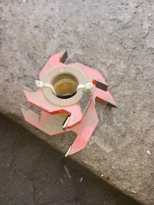 Продам фрезы по дереву