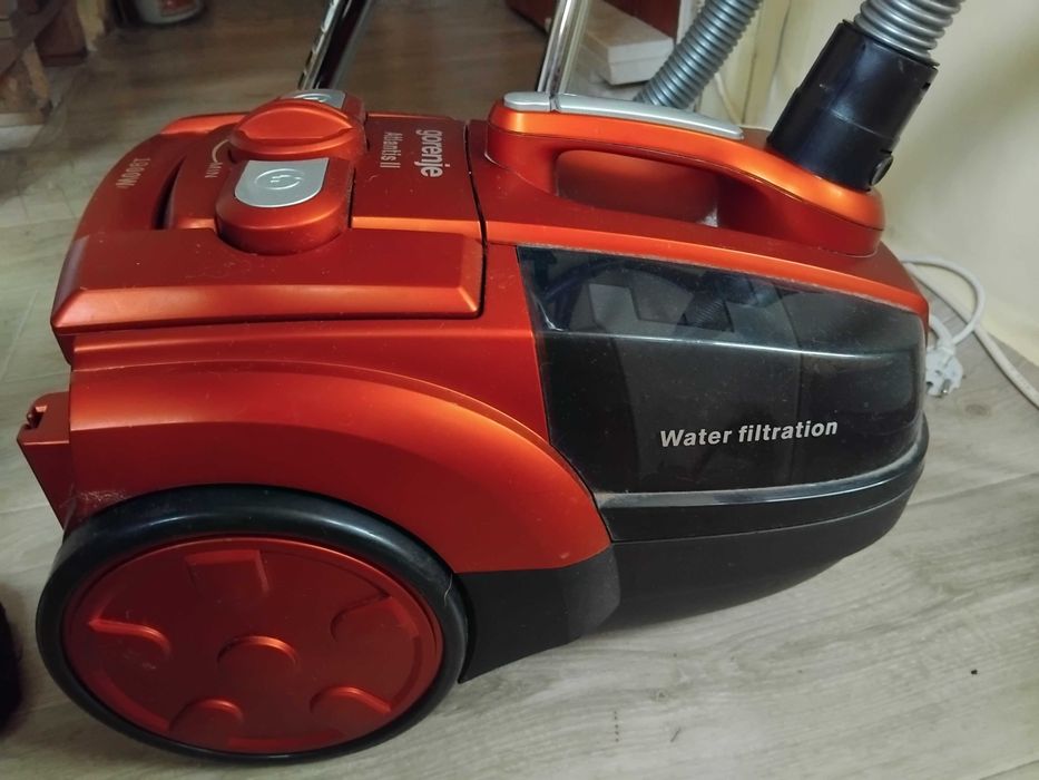 Продавам две прахосмукачки