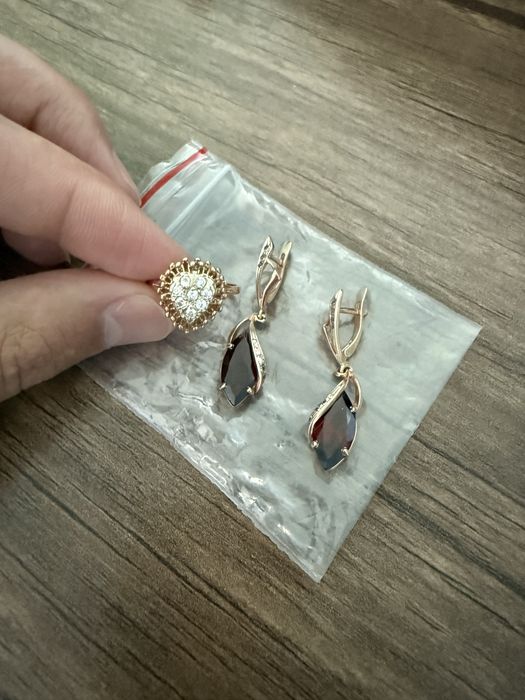 Серьги и кольцо 585 не ношенные