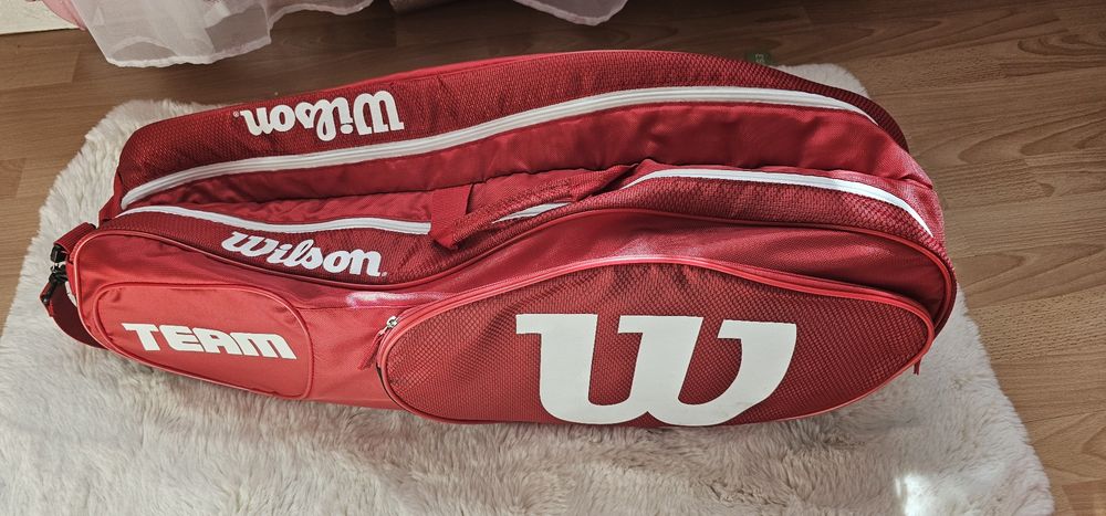 Продававм 2 тенис сака Wilson
