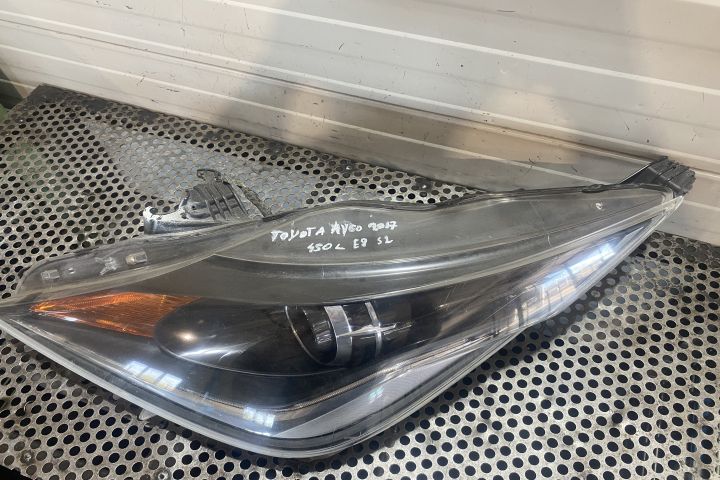Far stanga 3 CLEME RUPTE Toyota Aygo a 2-a generatie