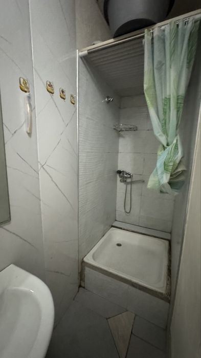 1 honali noturar uy sotiladi